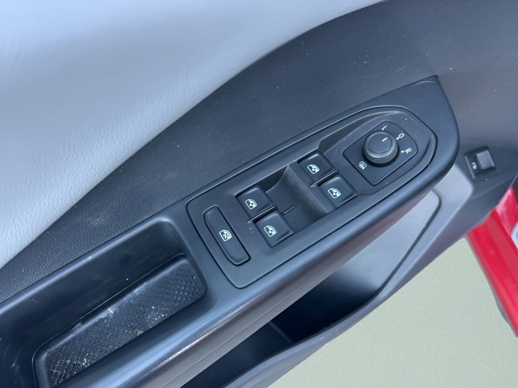 Used 2023 Volkswagen Taos SE w/ Panoramic Sunroof Package image 23