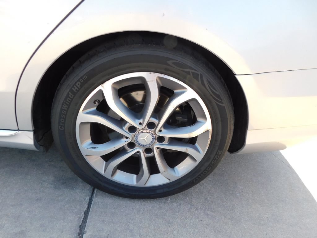Used 2015 Mercedes-Benz C 300 Sedan image 10