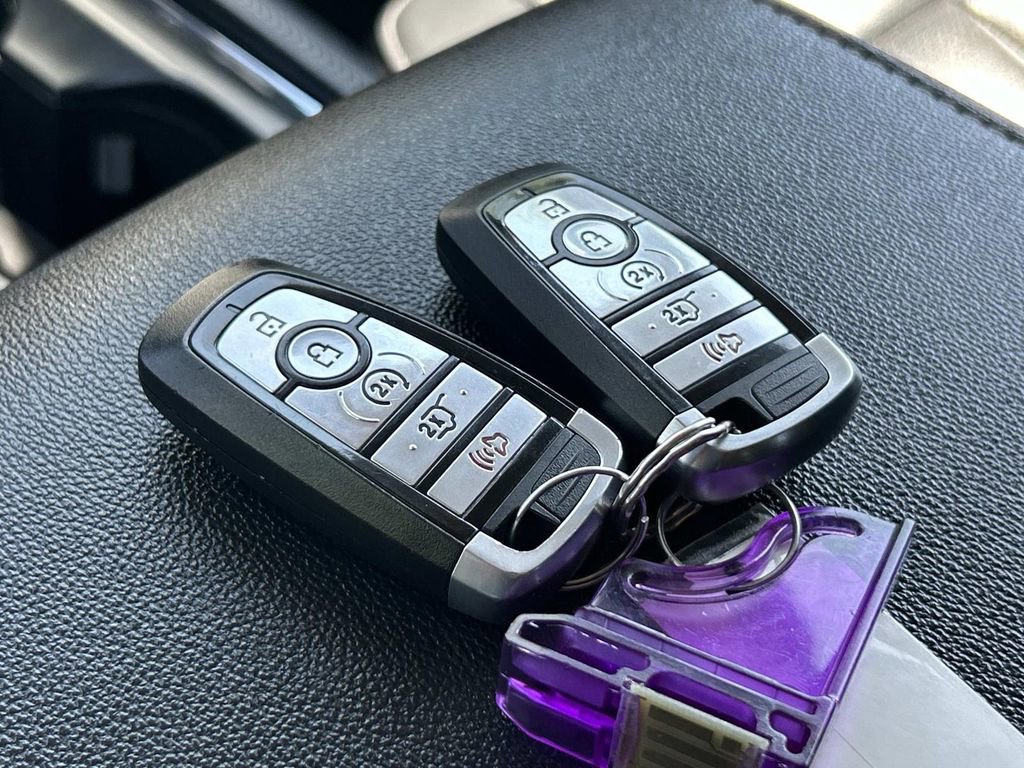 Used 2024 Ford Expedition XLT image 34