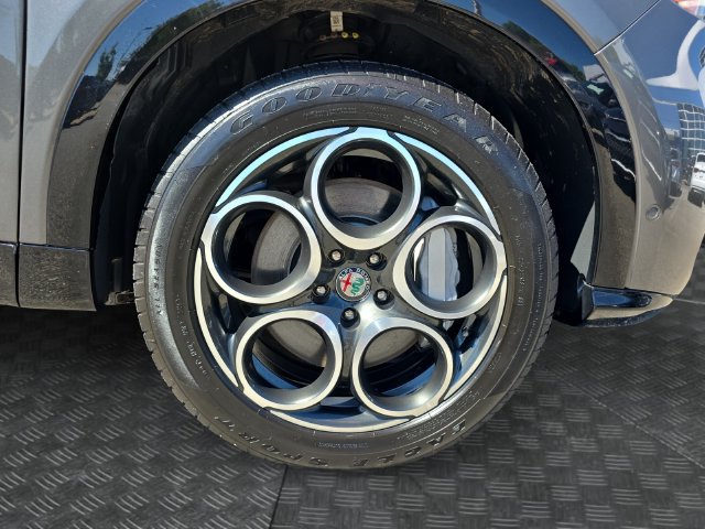 Used 2024 Alfa Romeo Tonale Ti AWD/4WD image 40