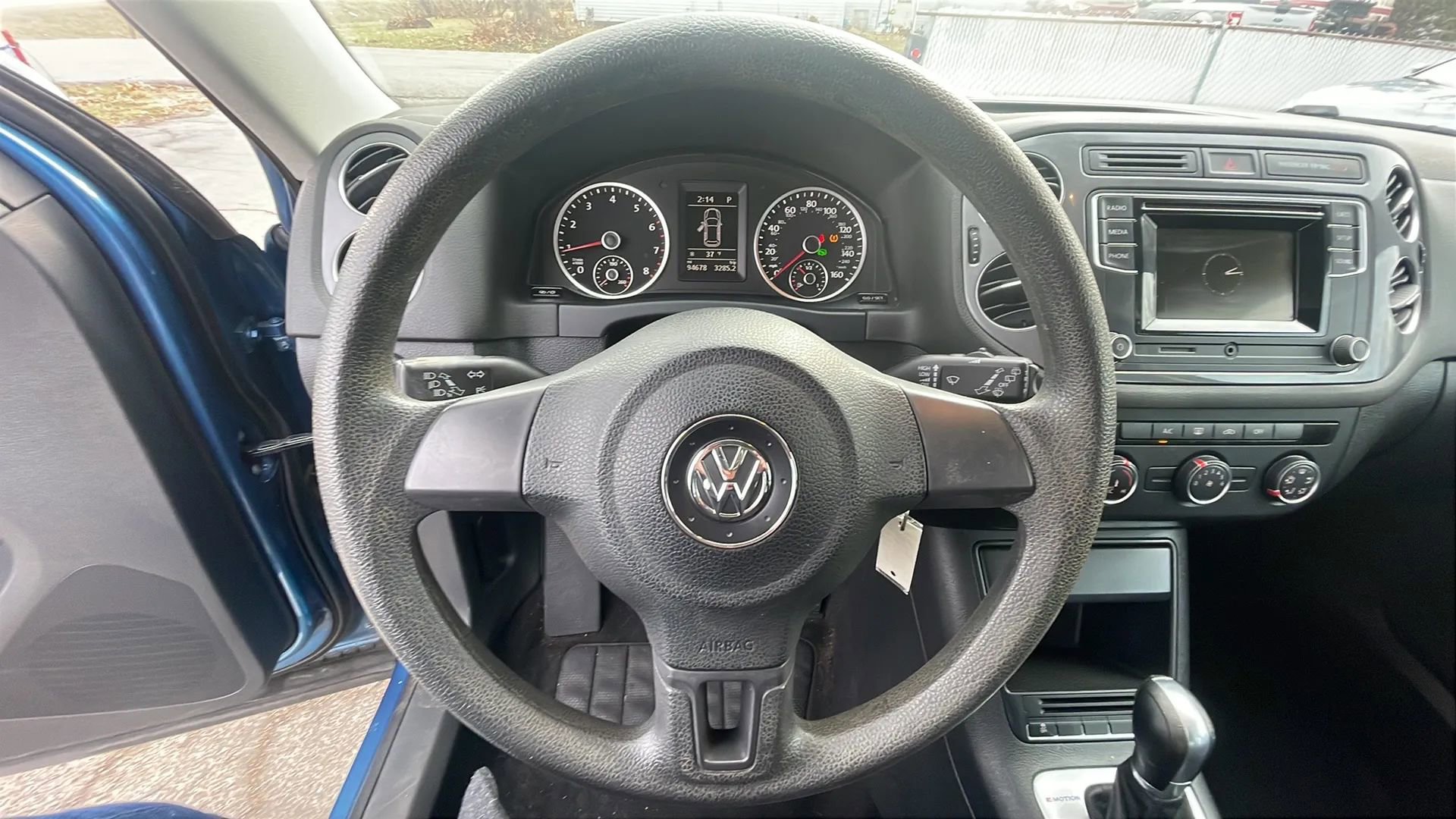 Used 2017 Volkswagen Tiguan Limited w/ Alloy Wheels Package image 11