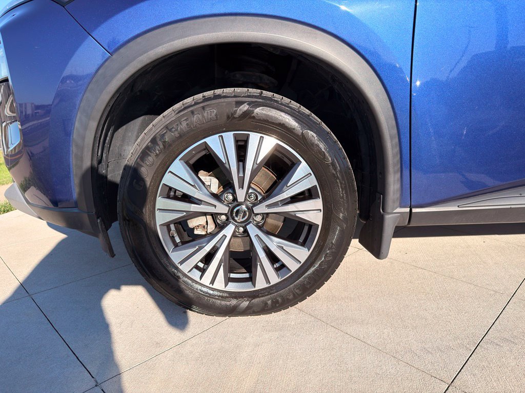 Used 2021 Nissan Rogue SV AWD/4WD image 14