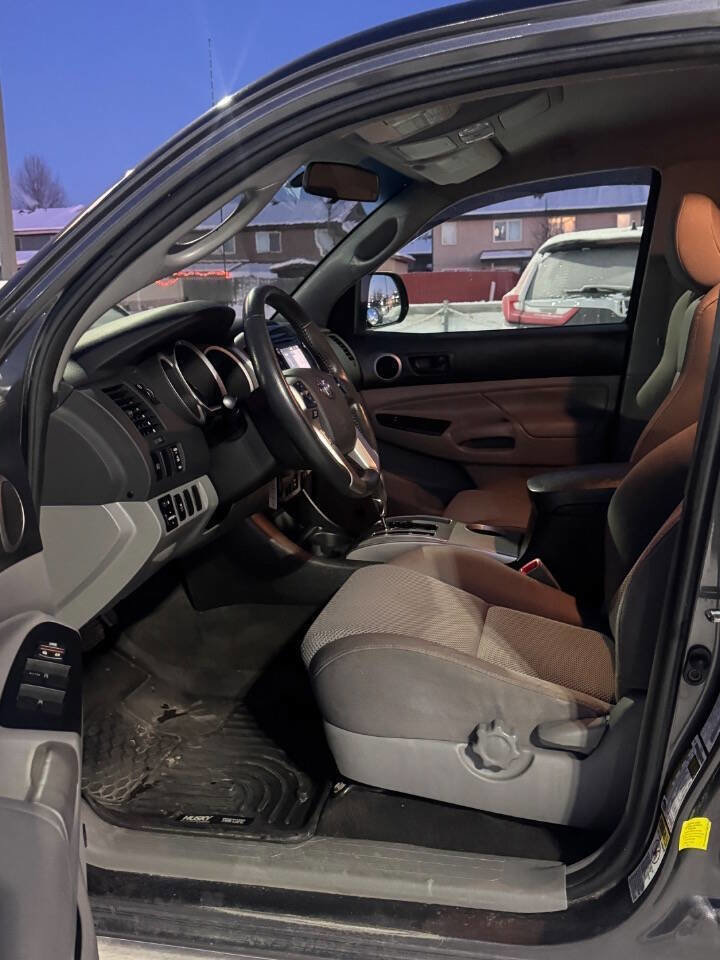 Used 2015 Toyota Tacoma PreRunner w/ TRD Sport Package image 10