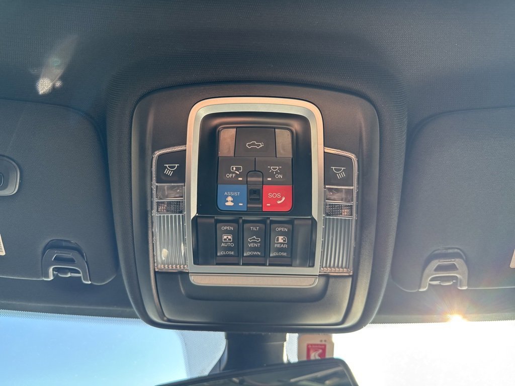 Used 2022 RAM 3500 Laramie image 21