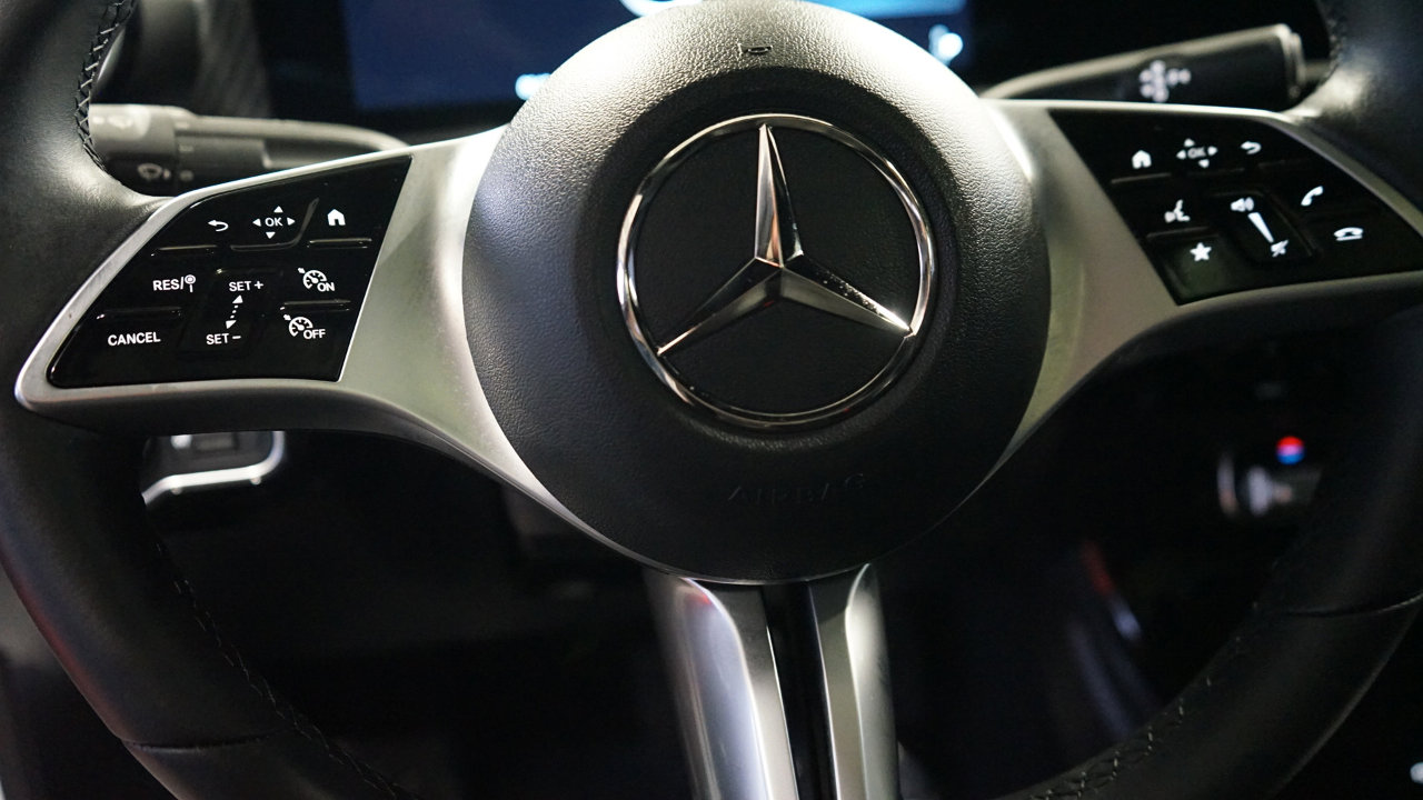 Used 2025 Mercedes-Benz CLA 250 CLA250 w/ Exclusive Package image 14