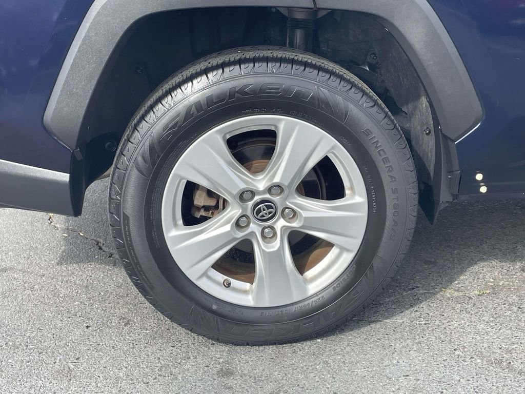 Used 2019 Toyota RAV4 XLE w/ Convenience Package image 9