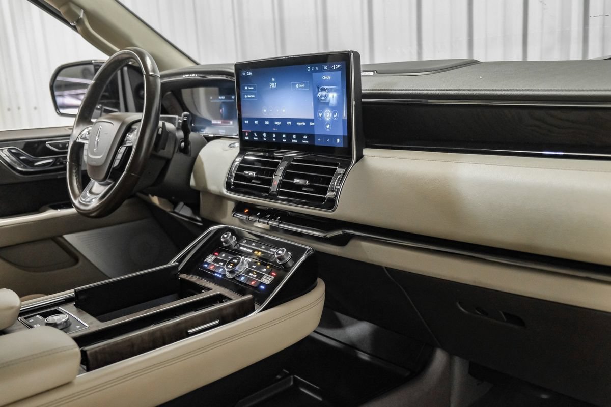 Used 2022 Lincoln Navigator L Reserve AWD/4WD image 12