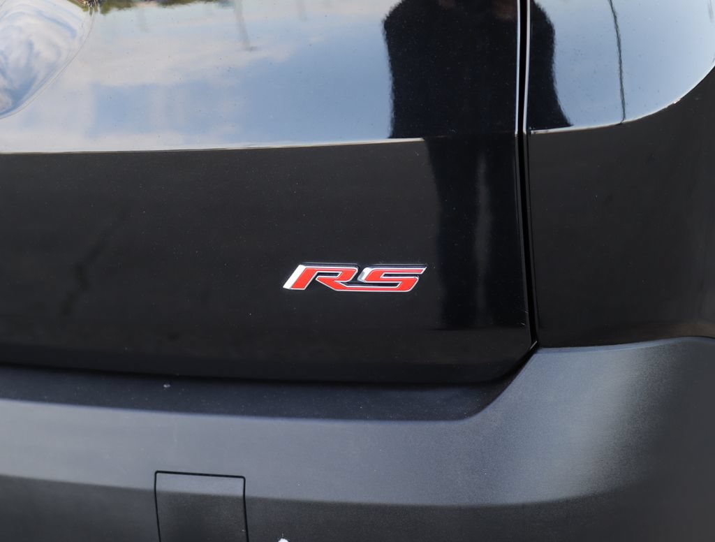 Used 2023 Chevrolet Traverse RS FWD image 39