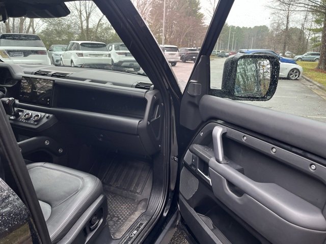 Certified 2024 Land Rover Defender 110 V8 image 10