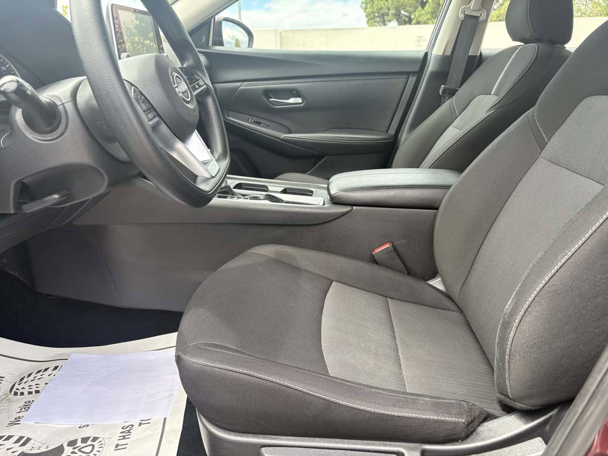 Used 2025 Nissan Sentra SV FWD image 16