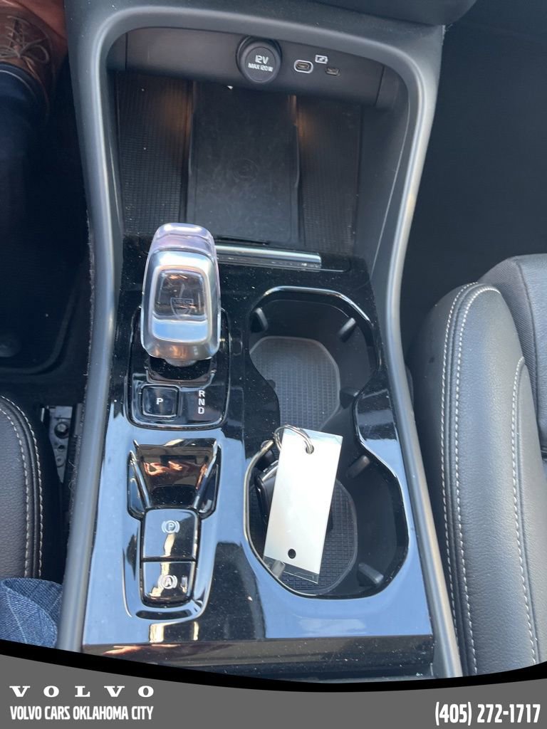 Certified 2025 Volvo XC40 B5 Plus image 12