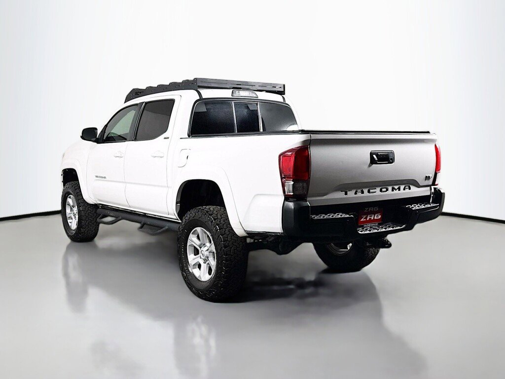 Used 2016 Toyota Tacoma SR AWD/4WD image 3