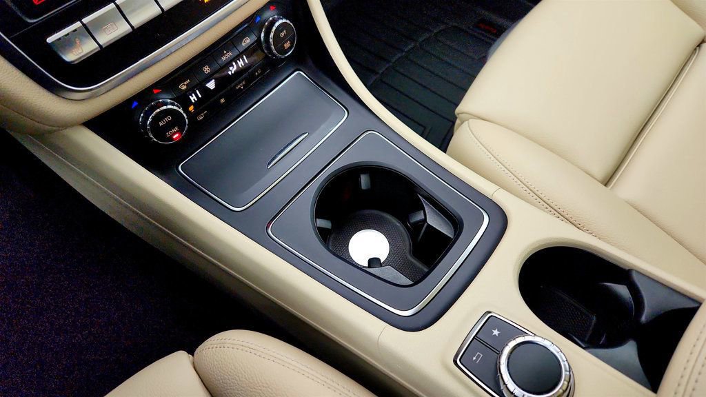 Used 2019 Mercedes-Benz GLA 250 4MATIC w/ Premium Package image 16