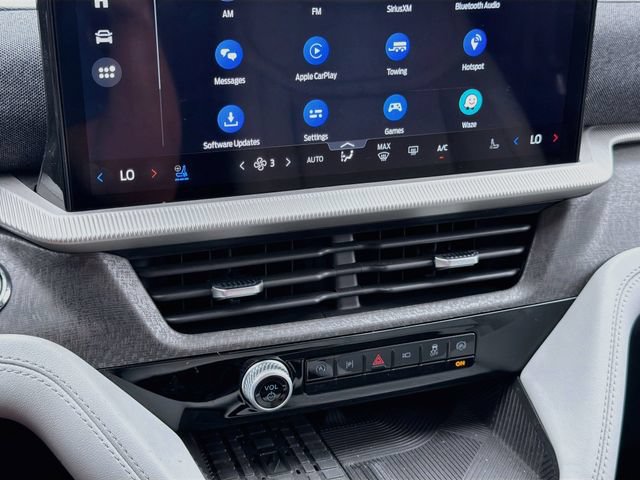 Used 2025 Ford Explorer Platinum w/ Ultimate Package AWD/4WD image 17