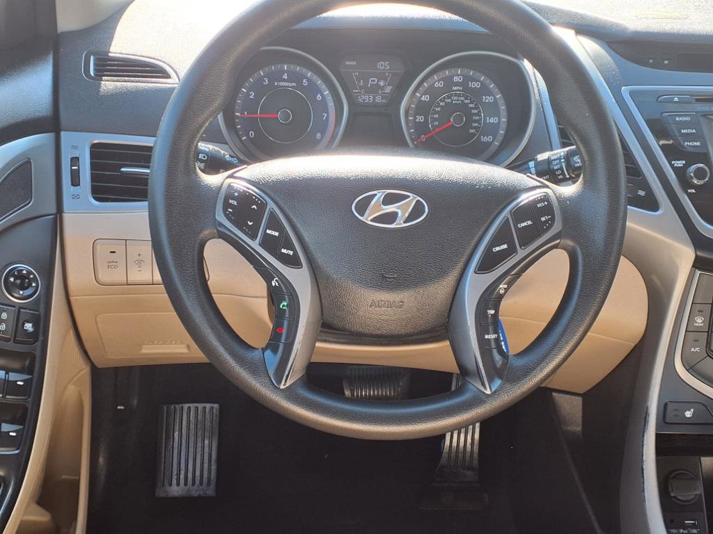 Used 2014 Hyundai Elantra SE w/ Option Group 02 FWD image 4