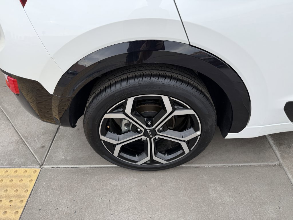 Used 2023 Kia Niro EX Touring image 15