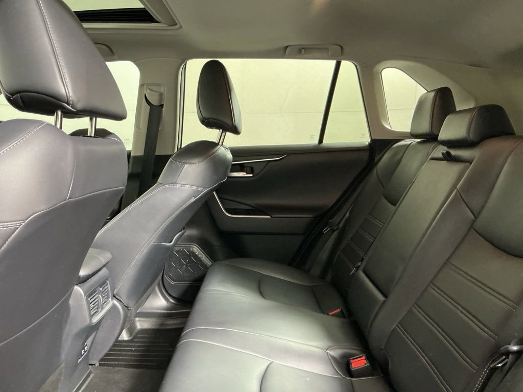 Used 2019 Toyota RAV4 Limited image 28