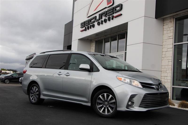 Used 2020 Toyota Sienna XLE w/ XLE Navigation Package