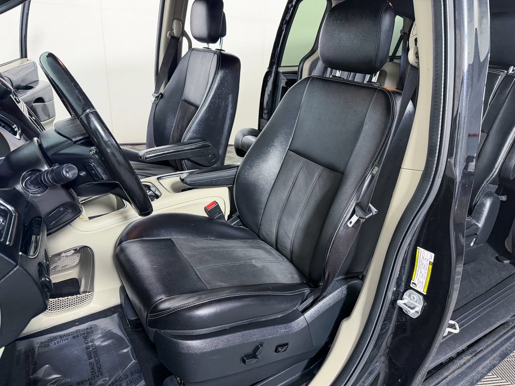 Used 2019 Dodge Grand Caravan SXT FWD image 15