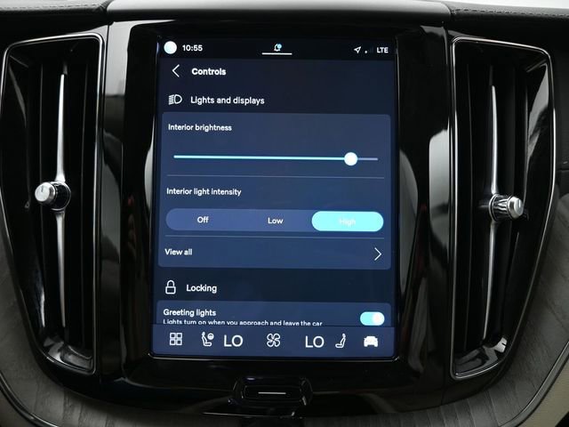 Used 2024 Volvo XC60 B5 Ultimate w/ Protection Package Premier image 15