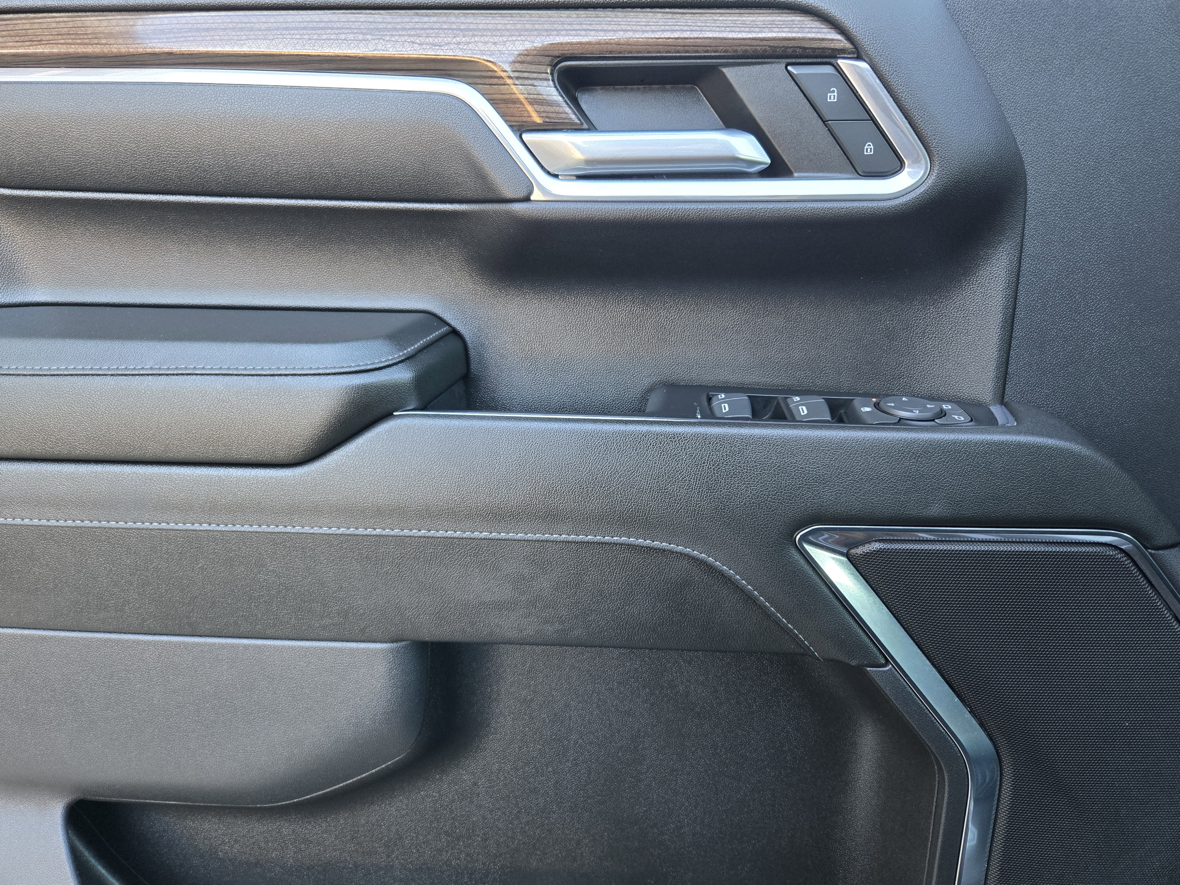 Used 2024 Chevrolet Silverado 1500 LT w/ Convenience Package II image 17