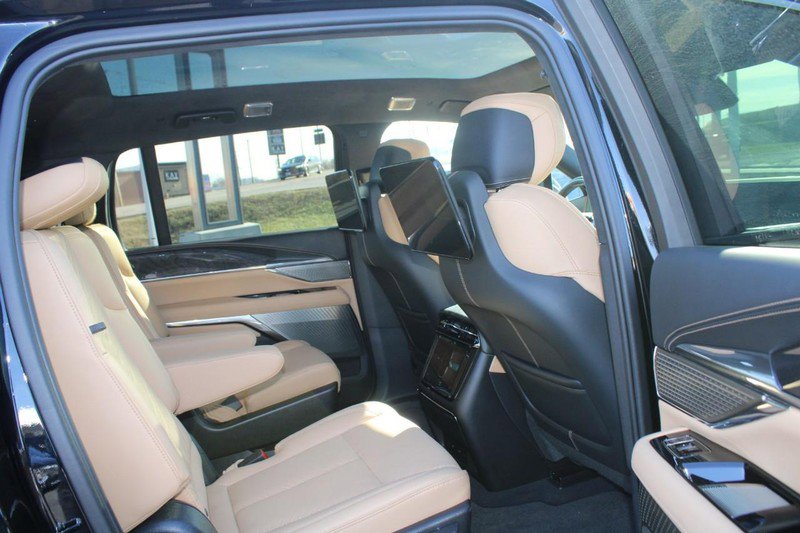 New 2025 Cadillac Escalade IQ Luxury 2 image 4