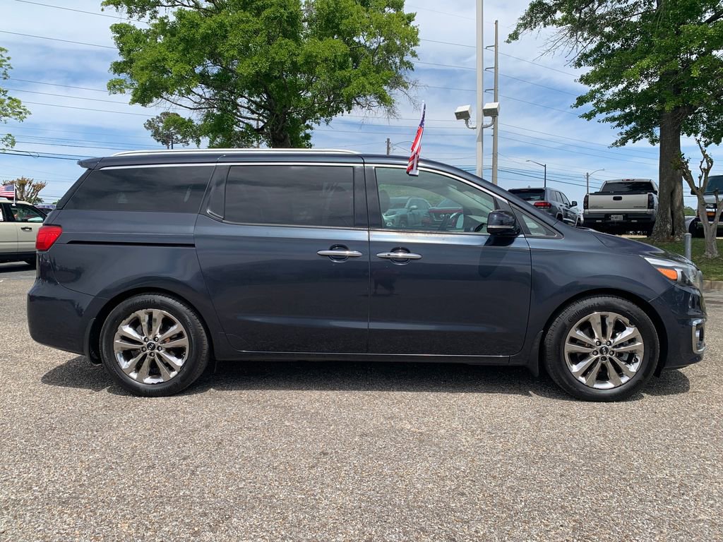 Used 2015 Kia Sedona SX Limited w/ SXL Technology Package FWD image 2