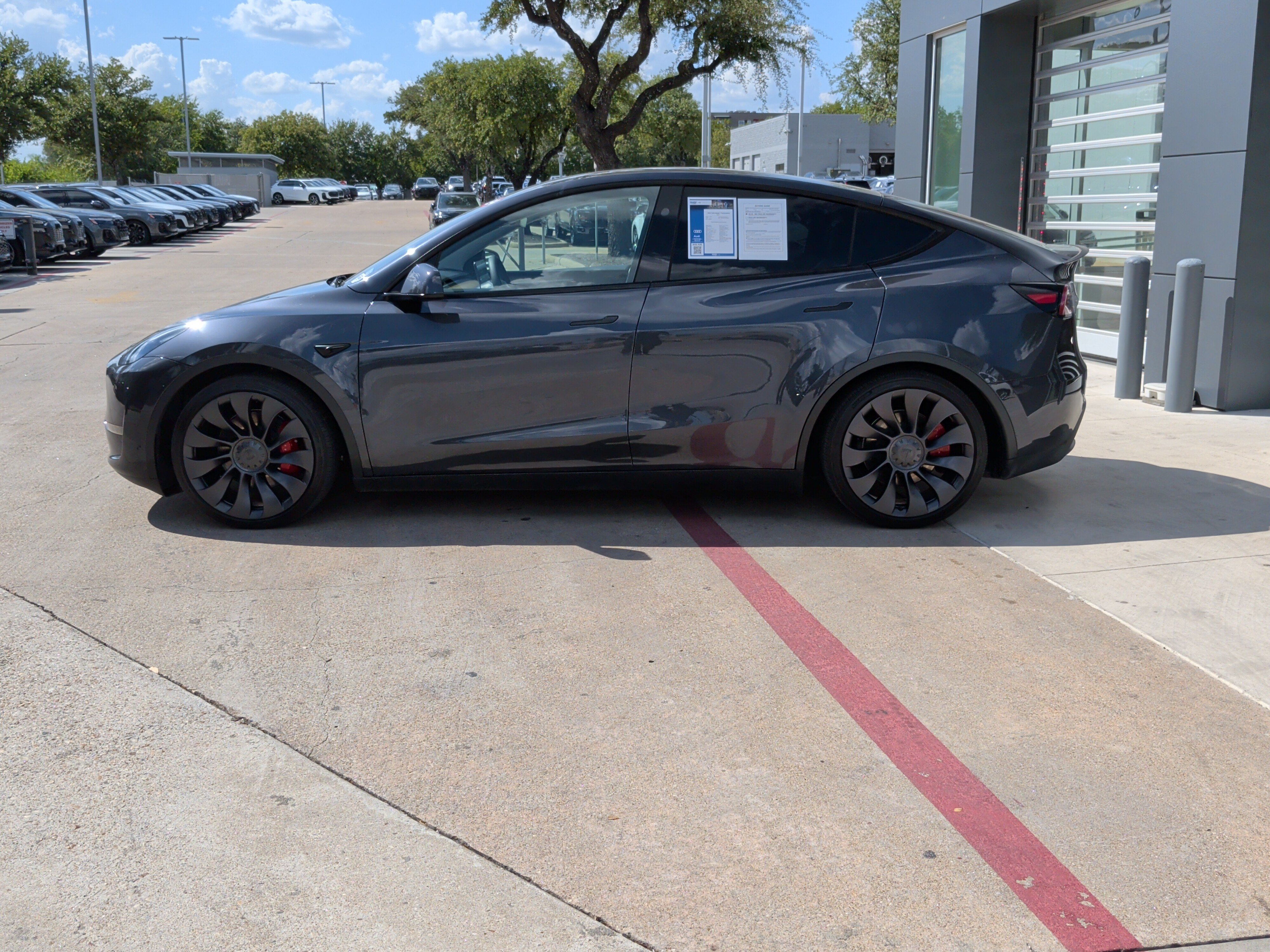Used 2024 Tesla Model Y Performance AWD/4WD image 7
