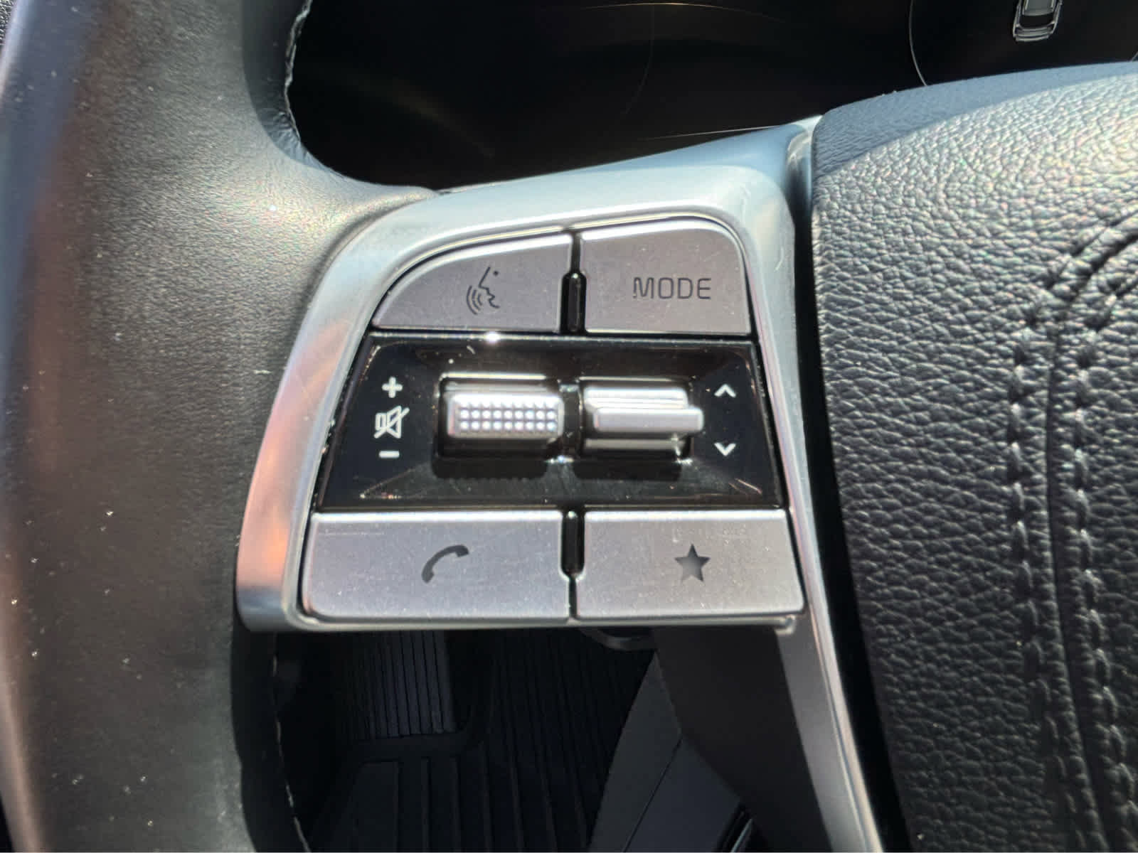 Used 2023 Kia Telluride SX Prestige image 16