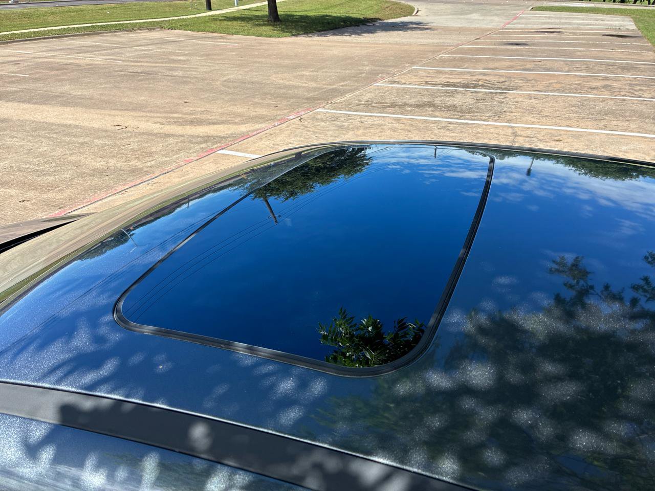 Used 2018 Ford Focus Titanium FWD image 16