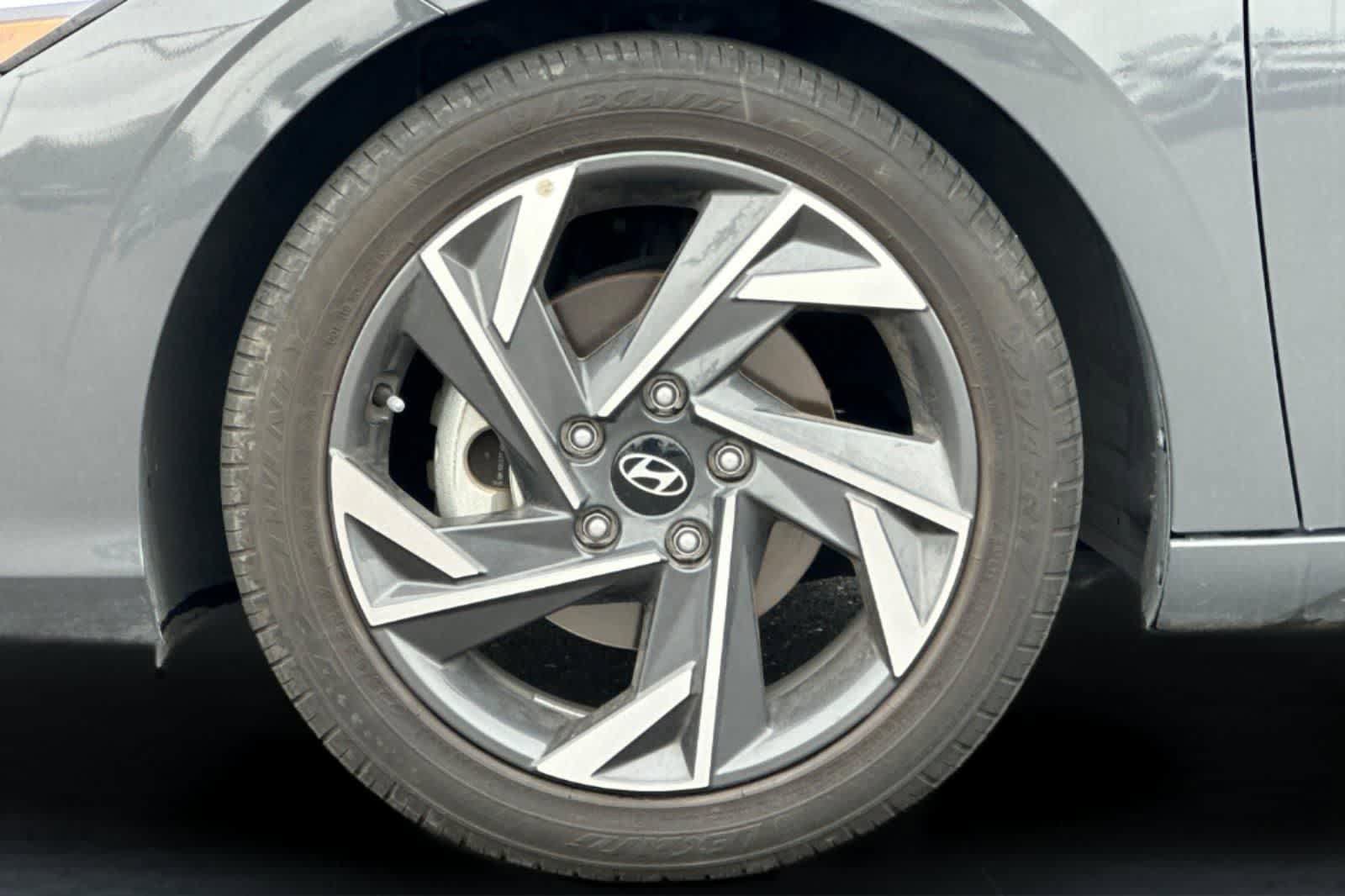 Used 2024 Hyundai Elantra Limited FWD image 27