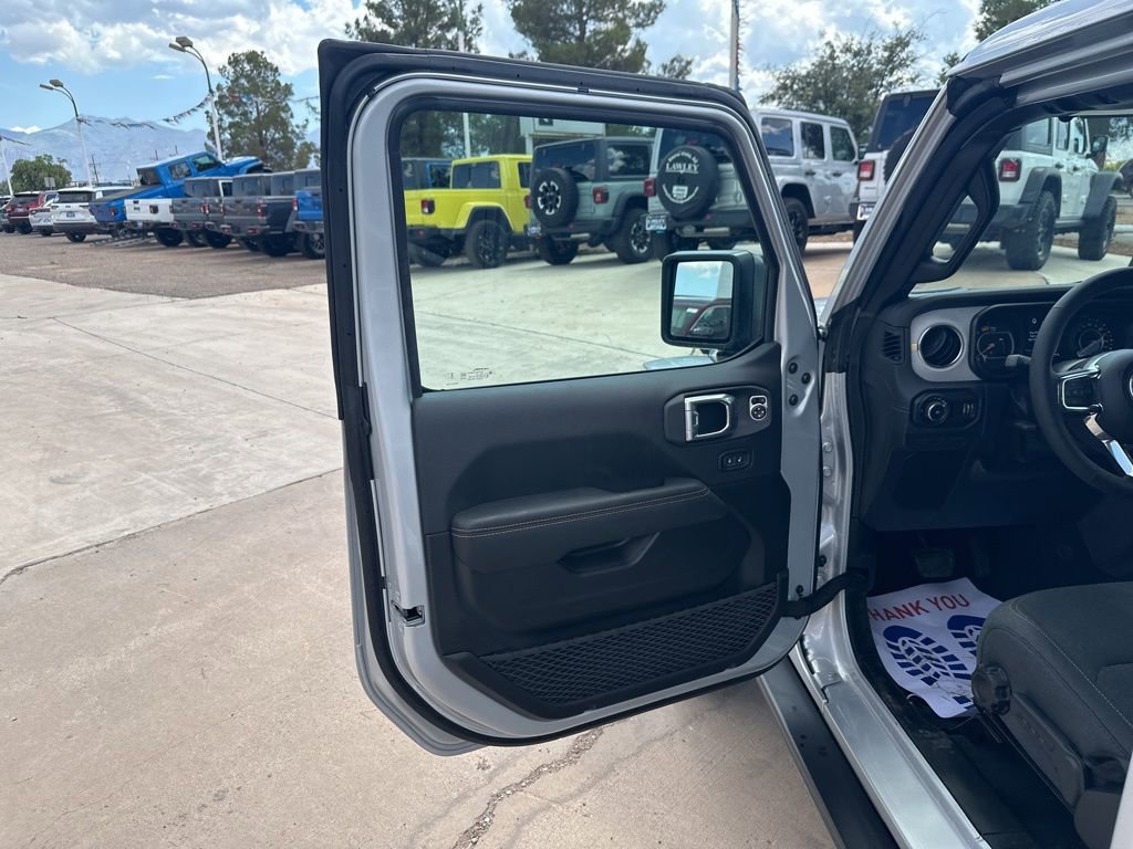 New 2024 Jeep Wrangler Unlimited Sahara w/ Technology Group image 11