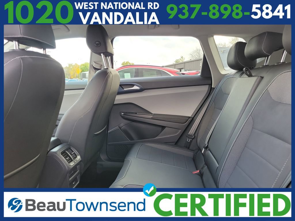 Used 2024 Volkswagen Taos SE image 13