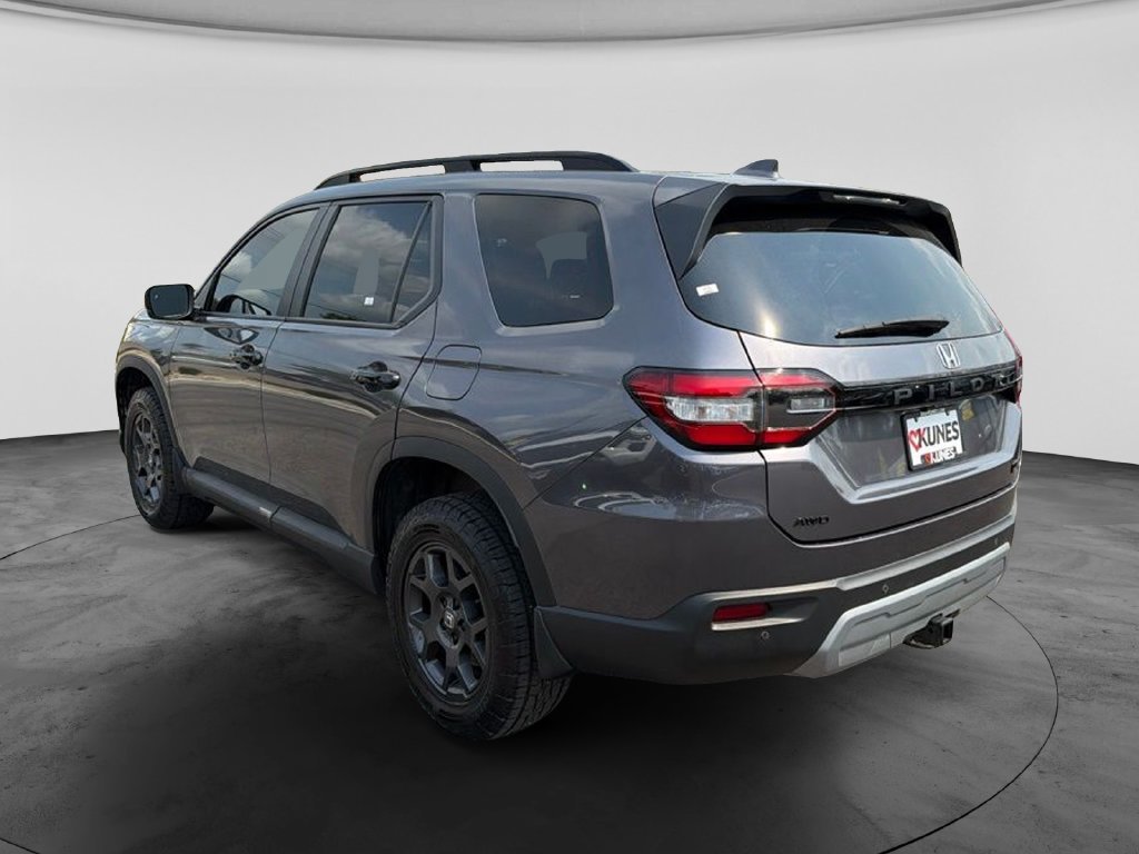 Used 2023 Honda Pilot TrailSport image 7