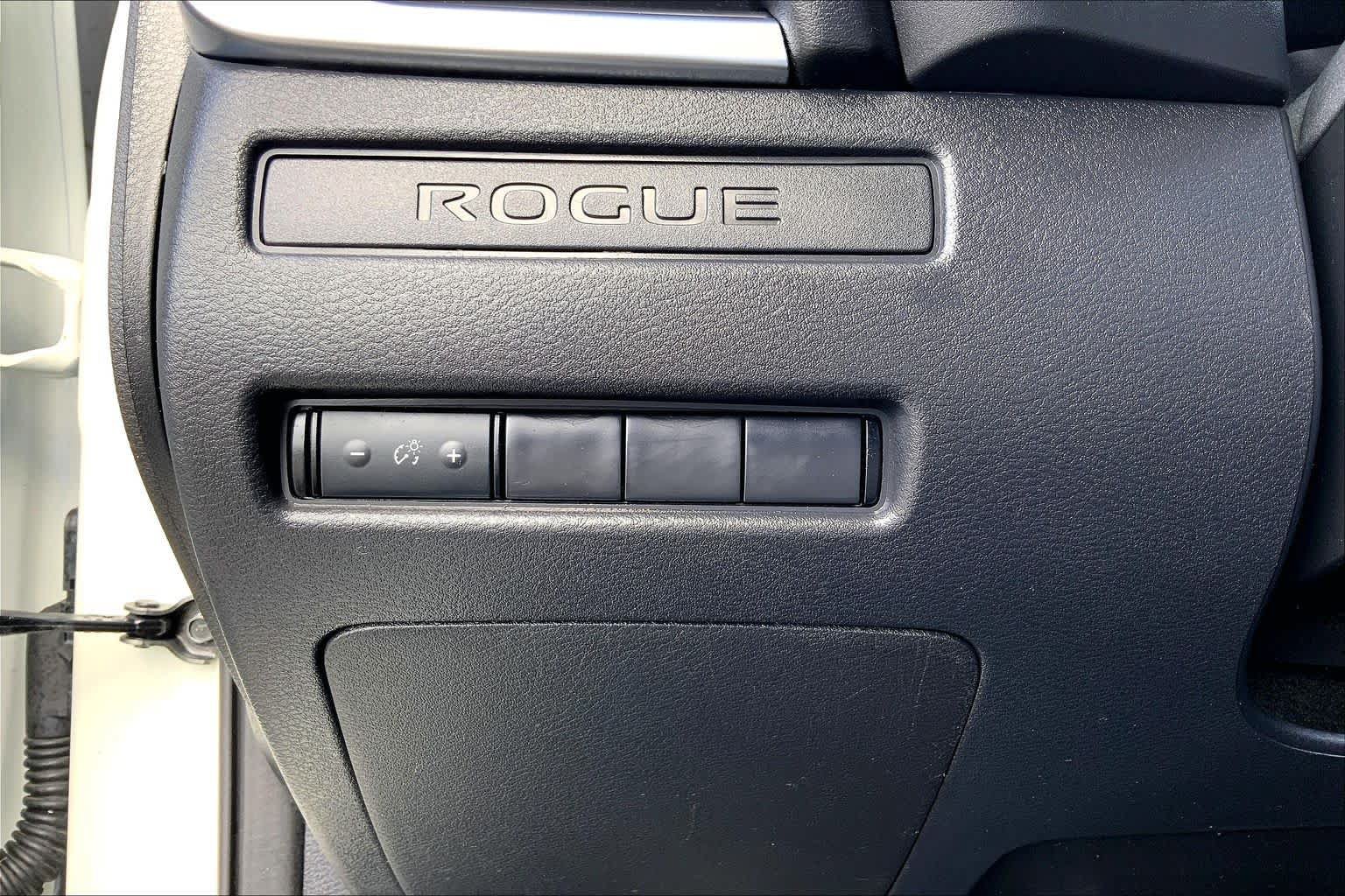 Used 2023 Nissan Rogue S FWD image 32