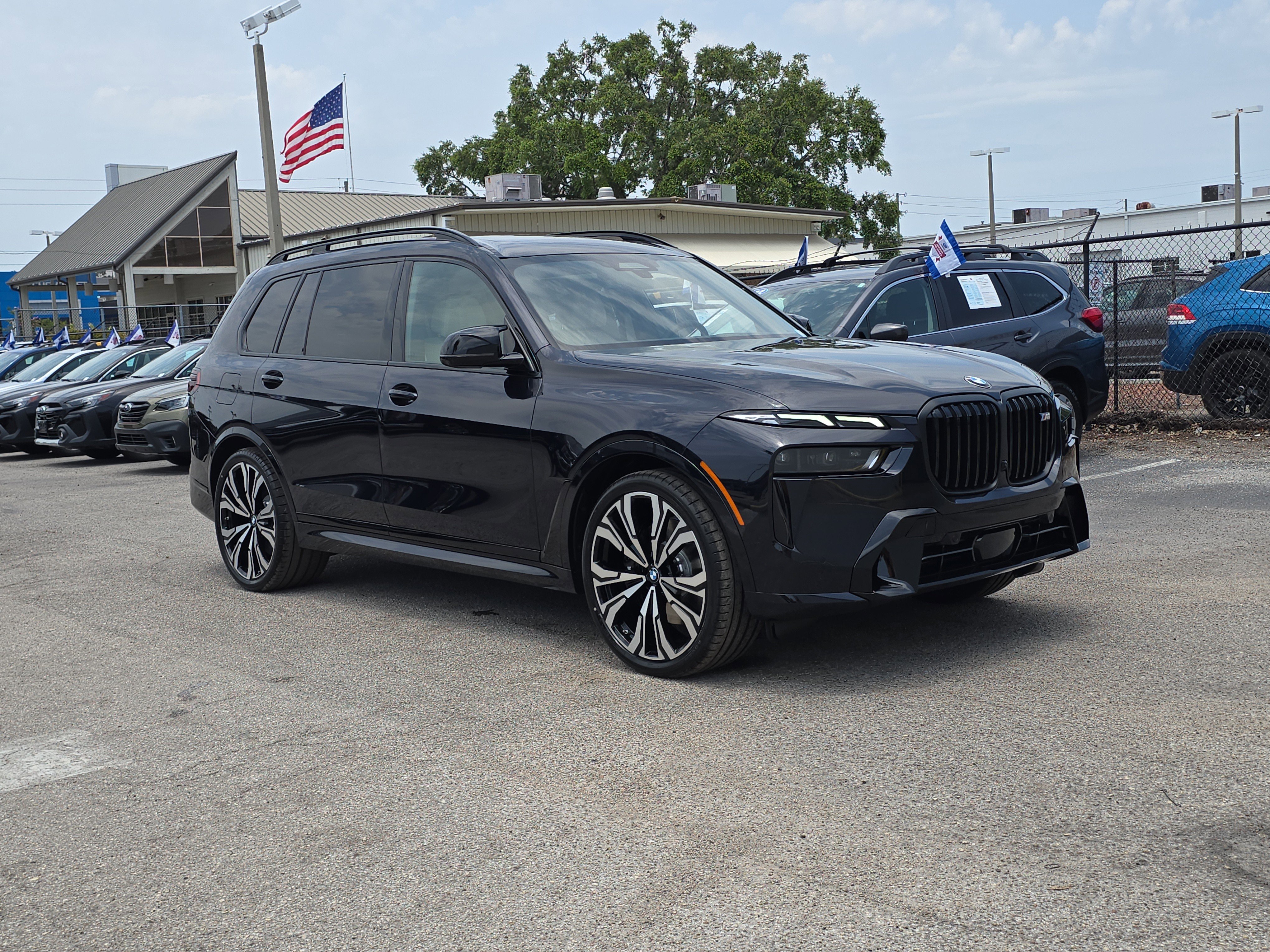 New 2026 BMW X7 M60i image 2