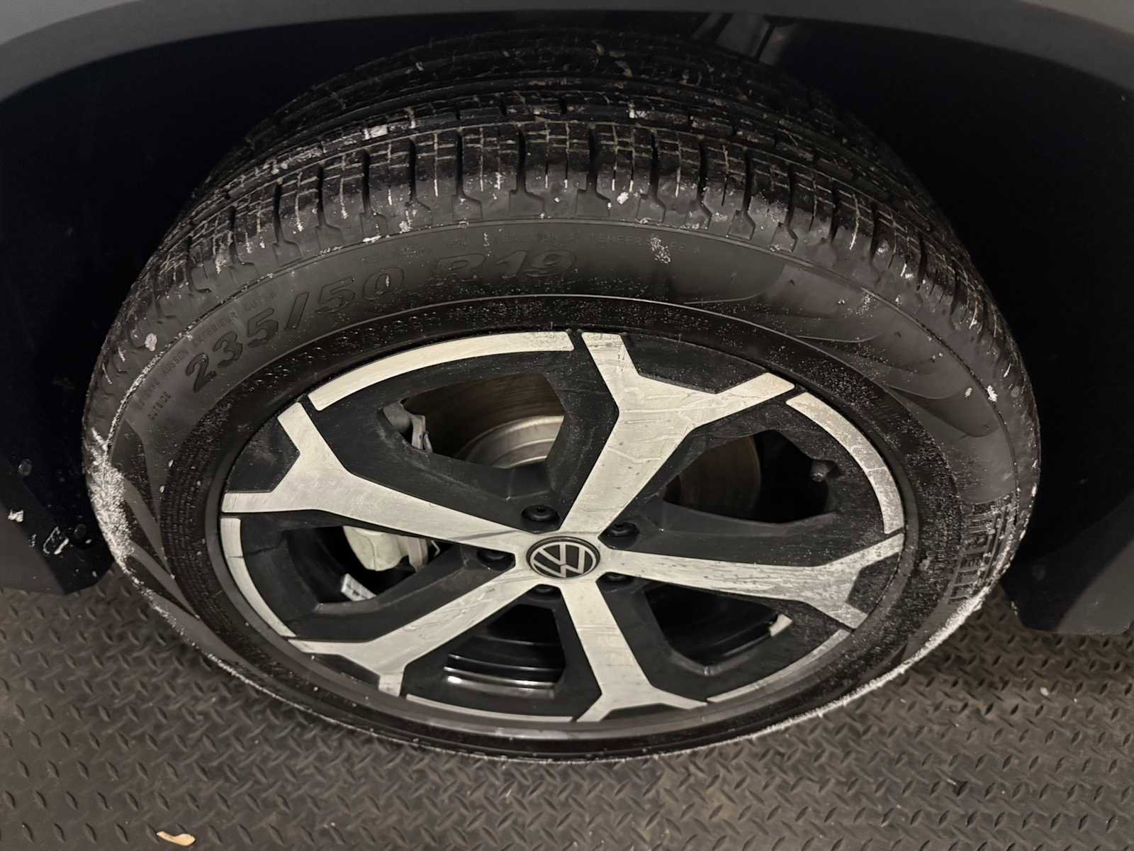 Certified 2025 Volkswagen Tiguan SE w/ Panoramic Sunroof Package image 8