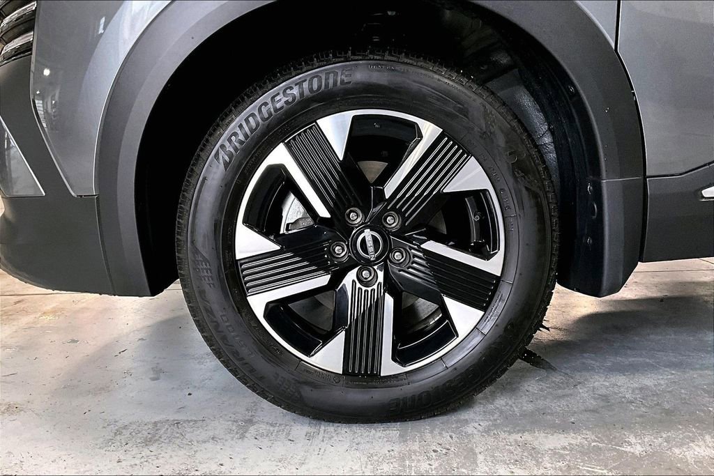 Certified 2025 Nissan Kicks SV image 8