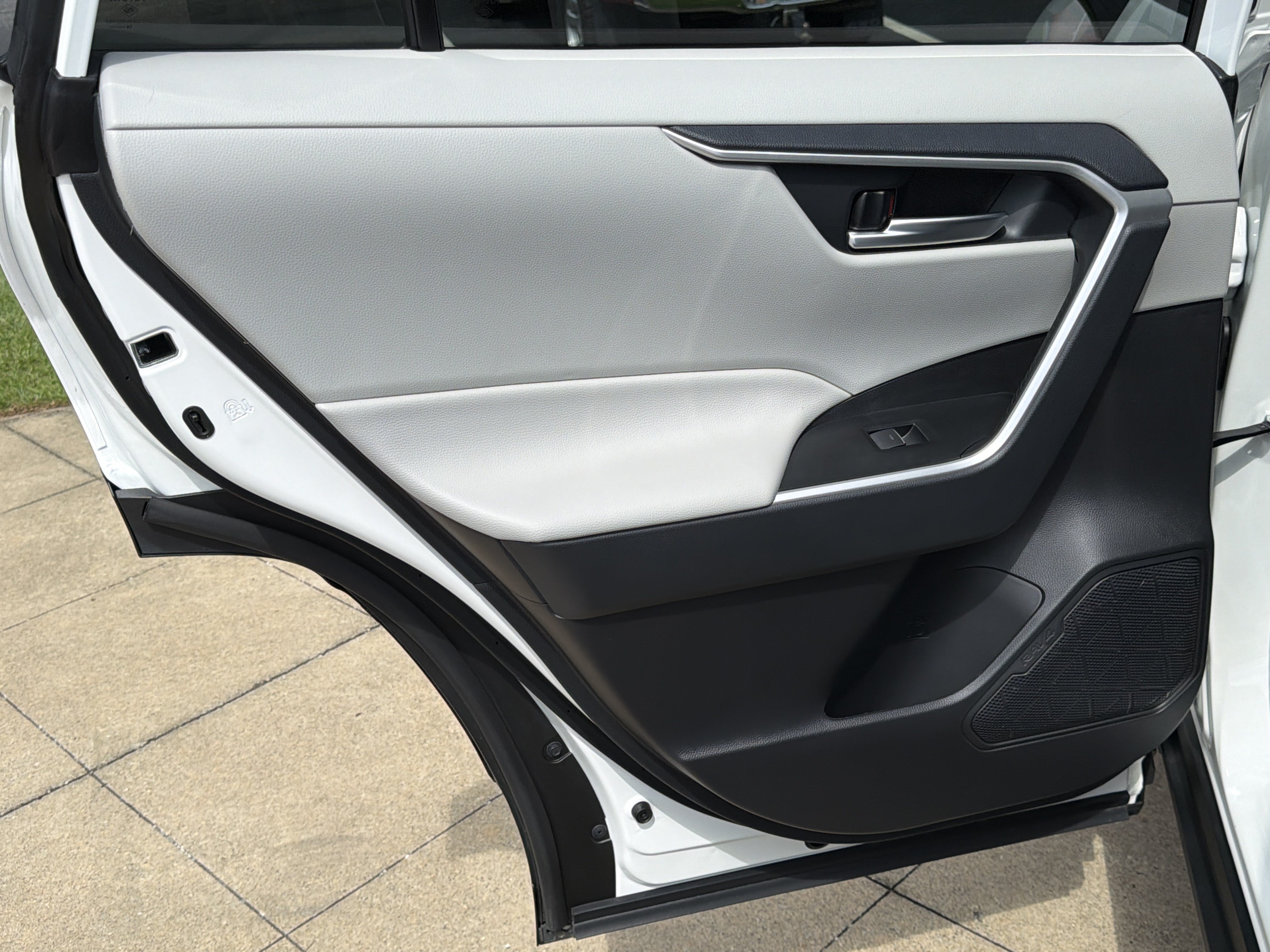 Used 2024 Toyota RAV4 XLE FWD image 21