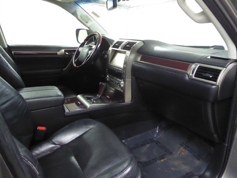 Used 2014 Lexus GX 460 image 23