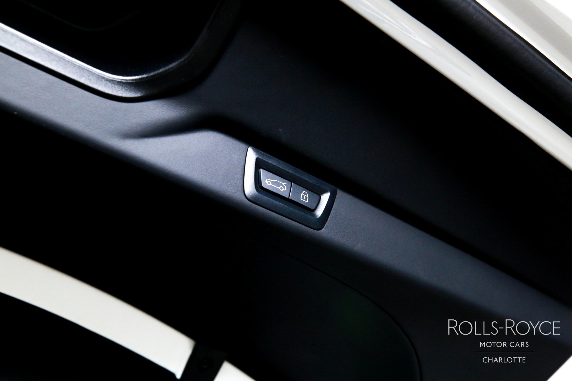 Certified 2025 Rolls-Royce Cullinan Black Badge image 26