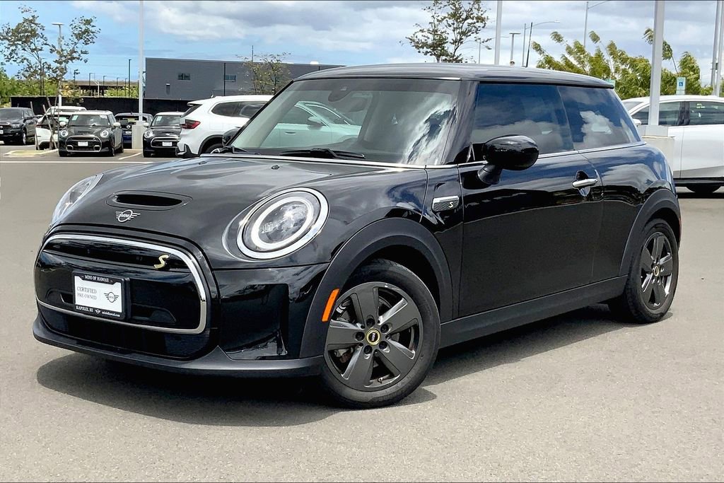 Certified 2024 MINI Cooper SE image 3