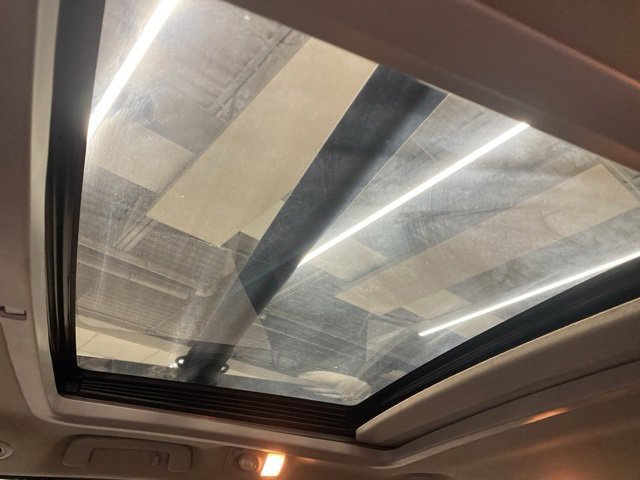 Used 2017 Toyota Sienna Limited image 37