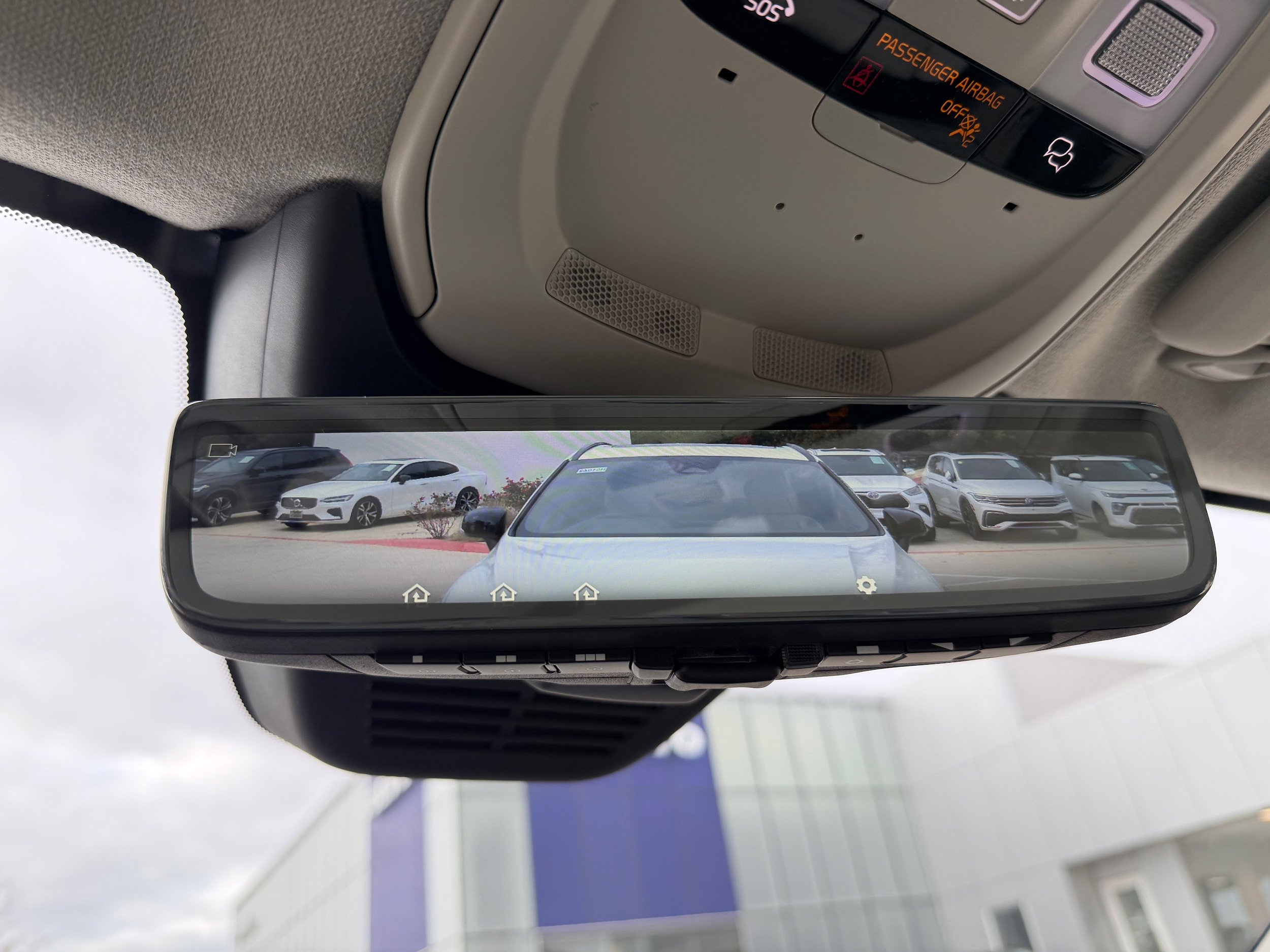 New 2026 Volvo XC40 B4 Plus w/ Protection Package Premier FWD image 17