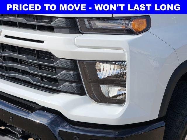 Used 2025 Chevrolet Silverado 2500 Custom w/ Custom Value Package AWD/4WD image 15