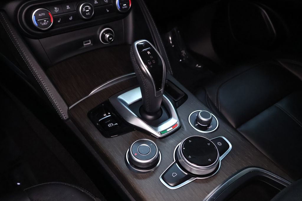 Used 2021 Alfa Romeo Stelvio Ti image 37