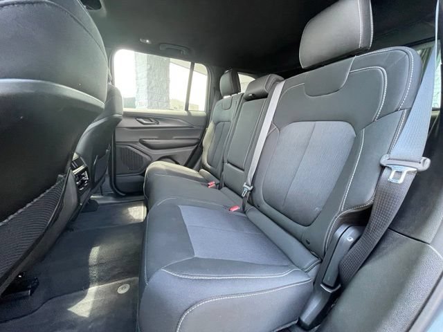 Used 2025 Jeep Grand Cherokee Laredo X AWD/4WD image 25