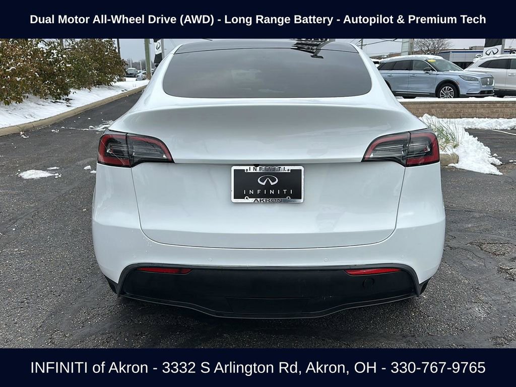 Used 2022 Tesla Model Y Long Range image 11