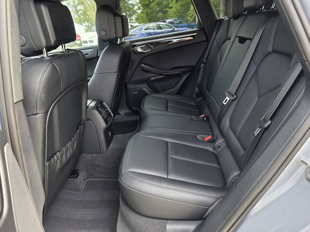 Certified 2026 Porsche Macan AWD/4WD image 27