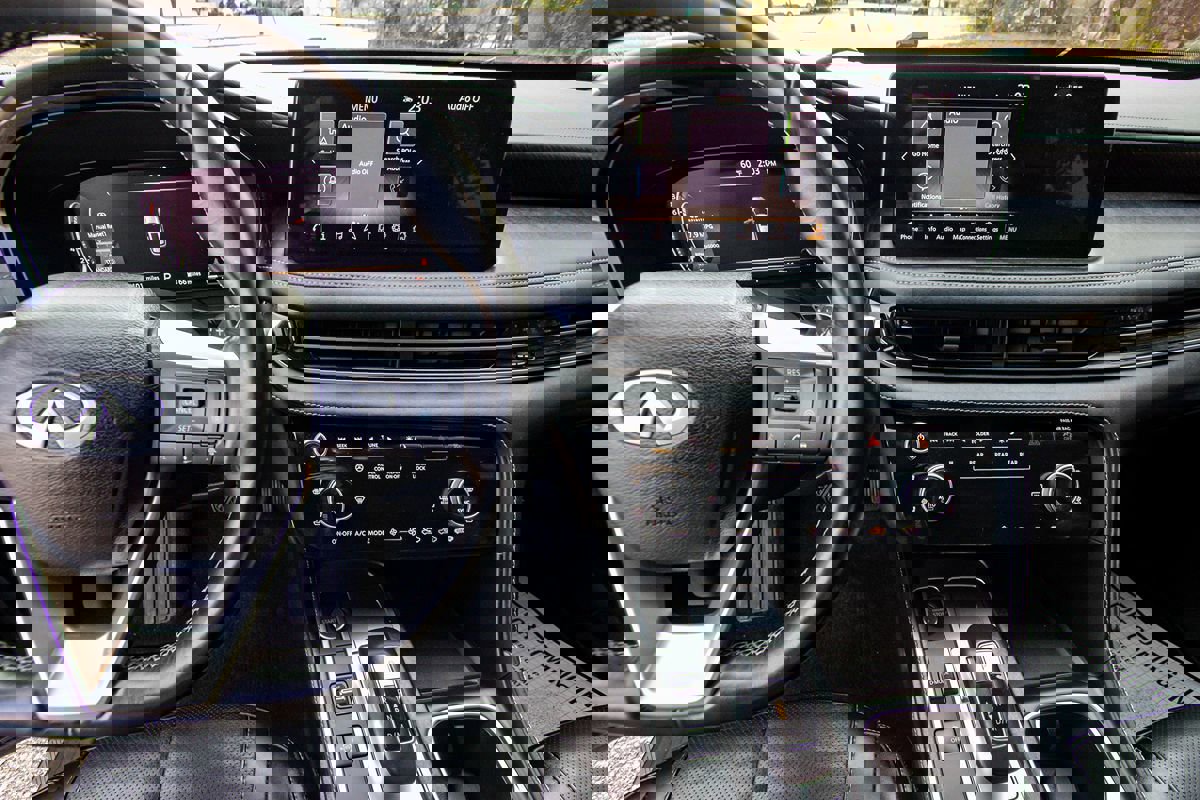 Used 2022 INFINITI QX60 Sensory w/ Cargo Package image 14